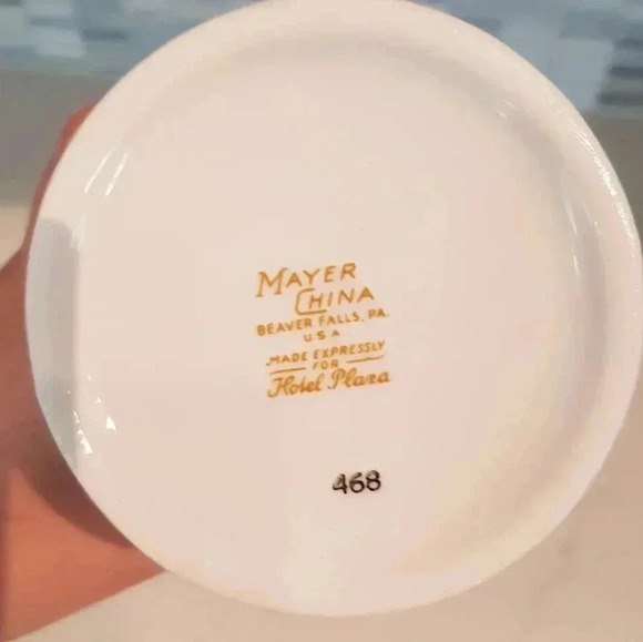 Vintage Mayer Chine porcelain pitcher - Picture 2 of 4